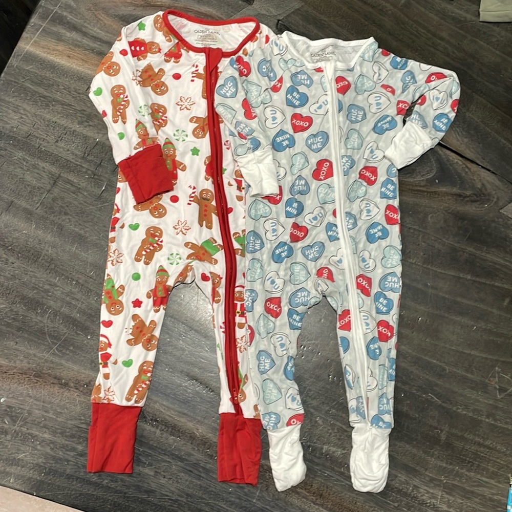 Caden Lane 6-12 month Christmas convertible footie